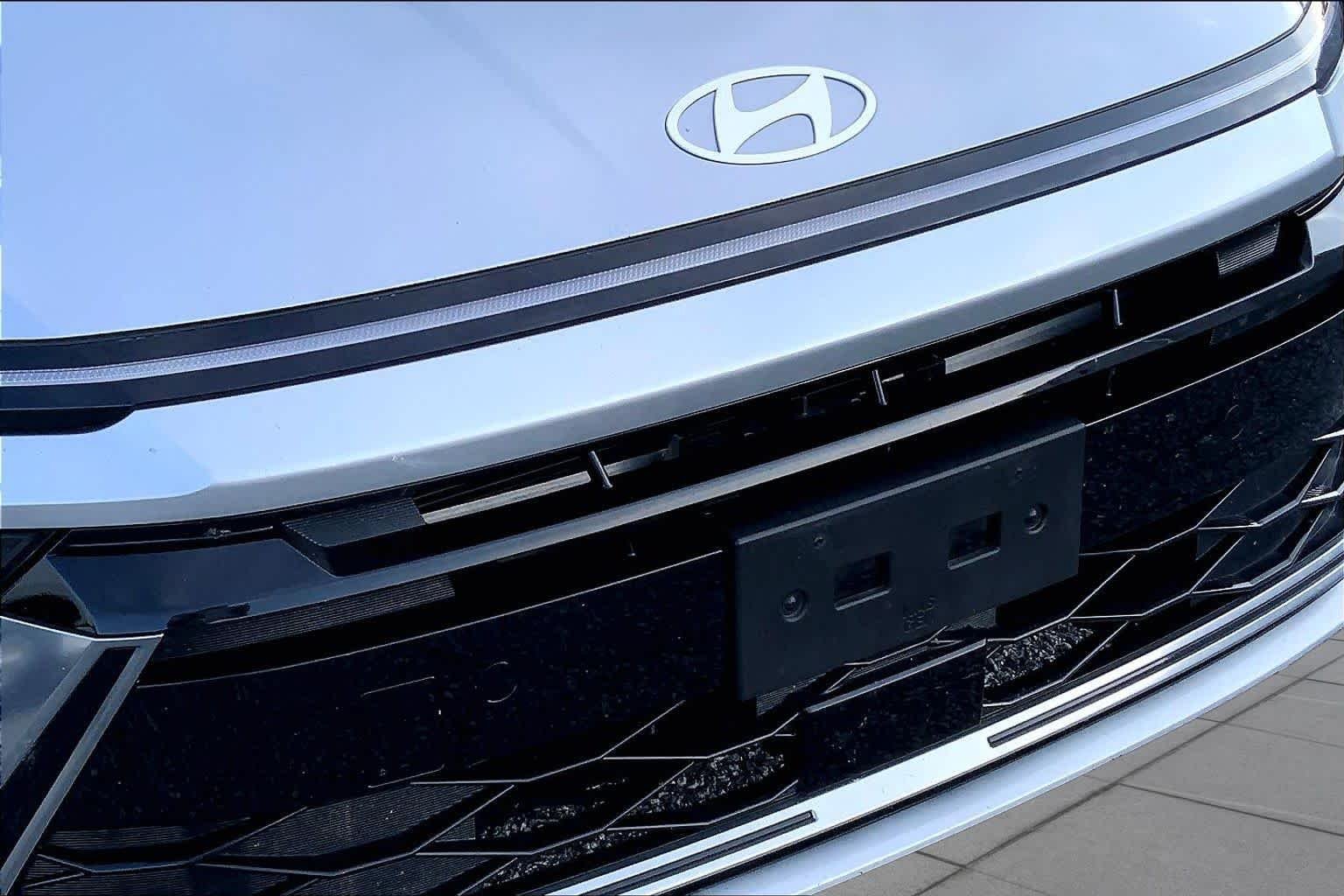 Used 2024 Aero Silver Hyundai SEL image 26