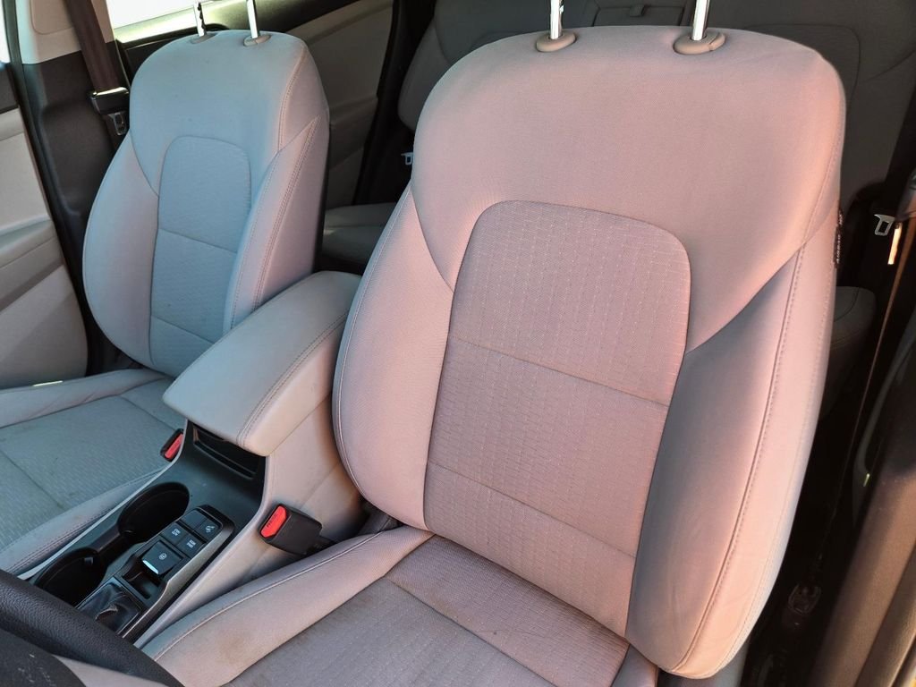 Used 2019 White Hyundai SE image 16