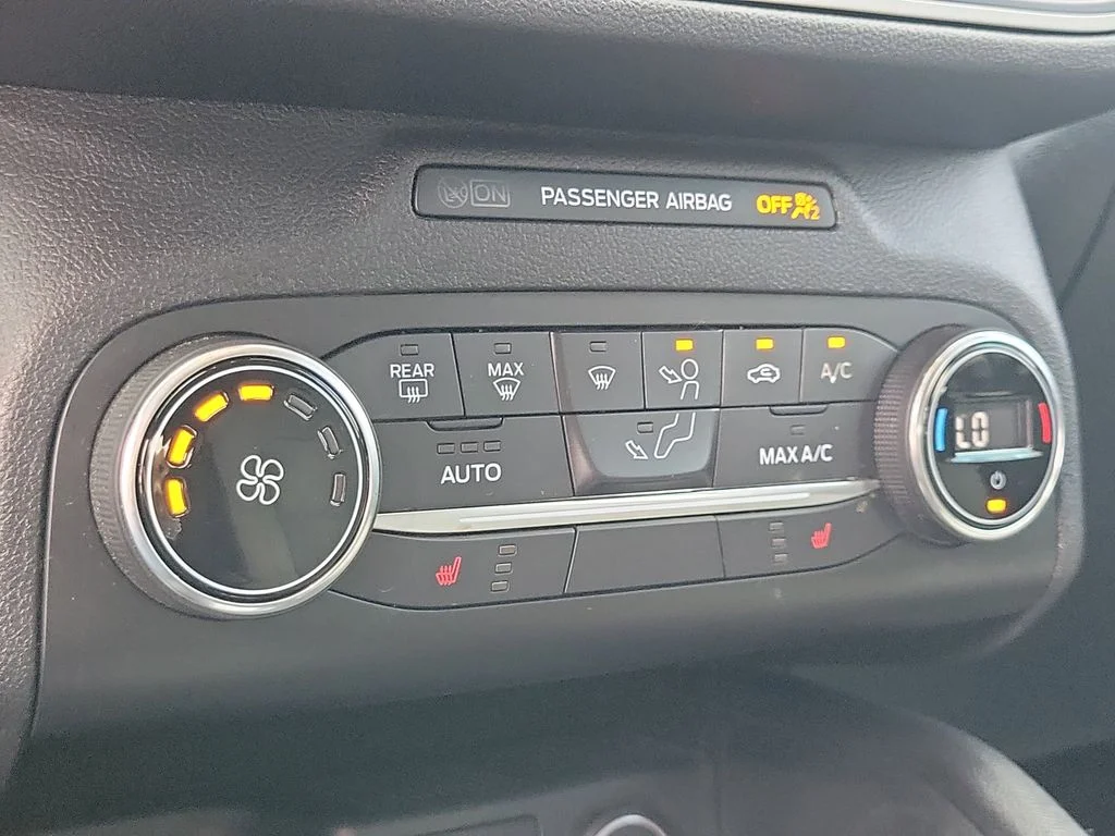 Used 2020 Green Ford SE Sport Hybrid image 27