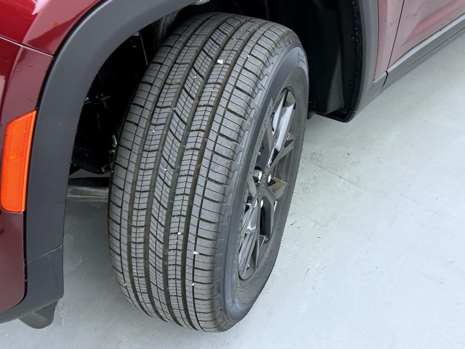 New 2026 Velvet Red Pearl-Coat Exterior Paint Jeep Altitude image 25