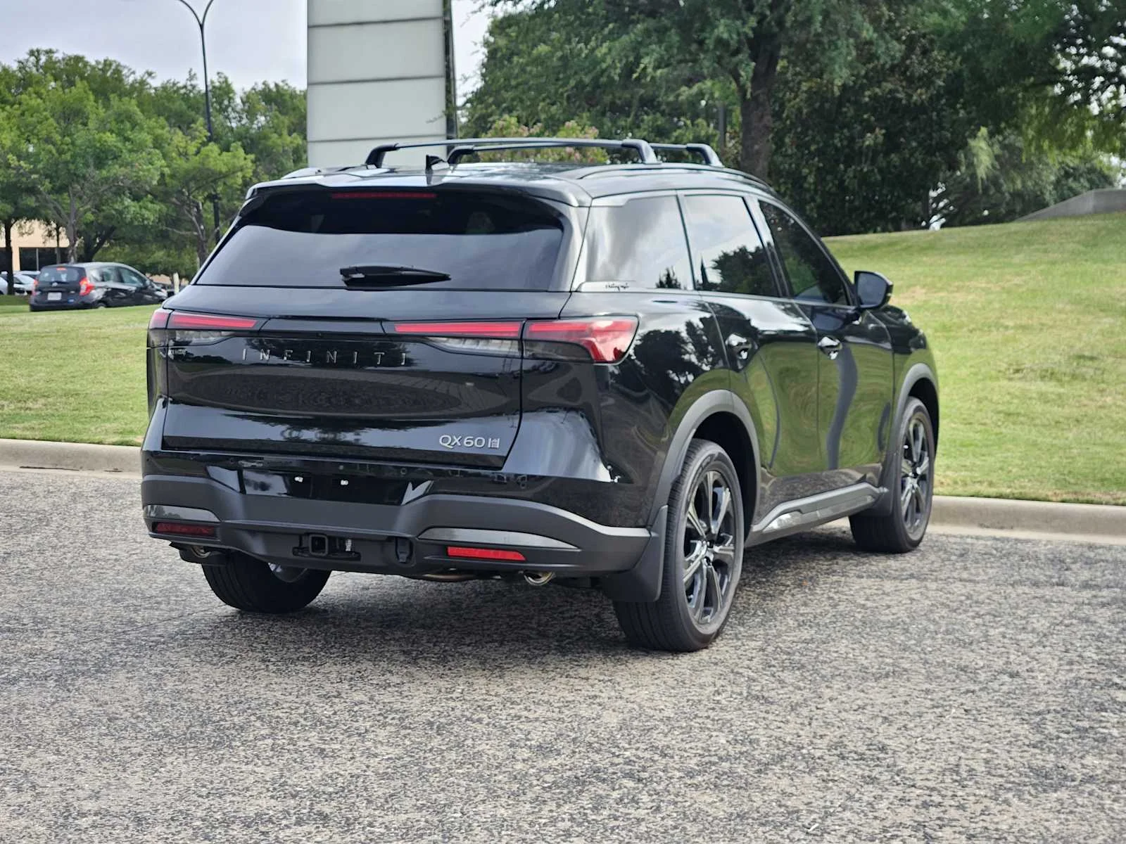 New 2027 MINERAL BLACK INFINITI Autograph AWD image 4