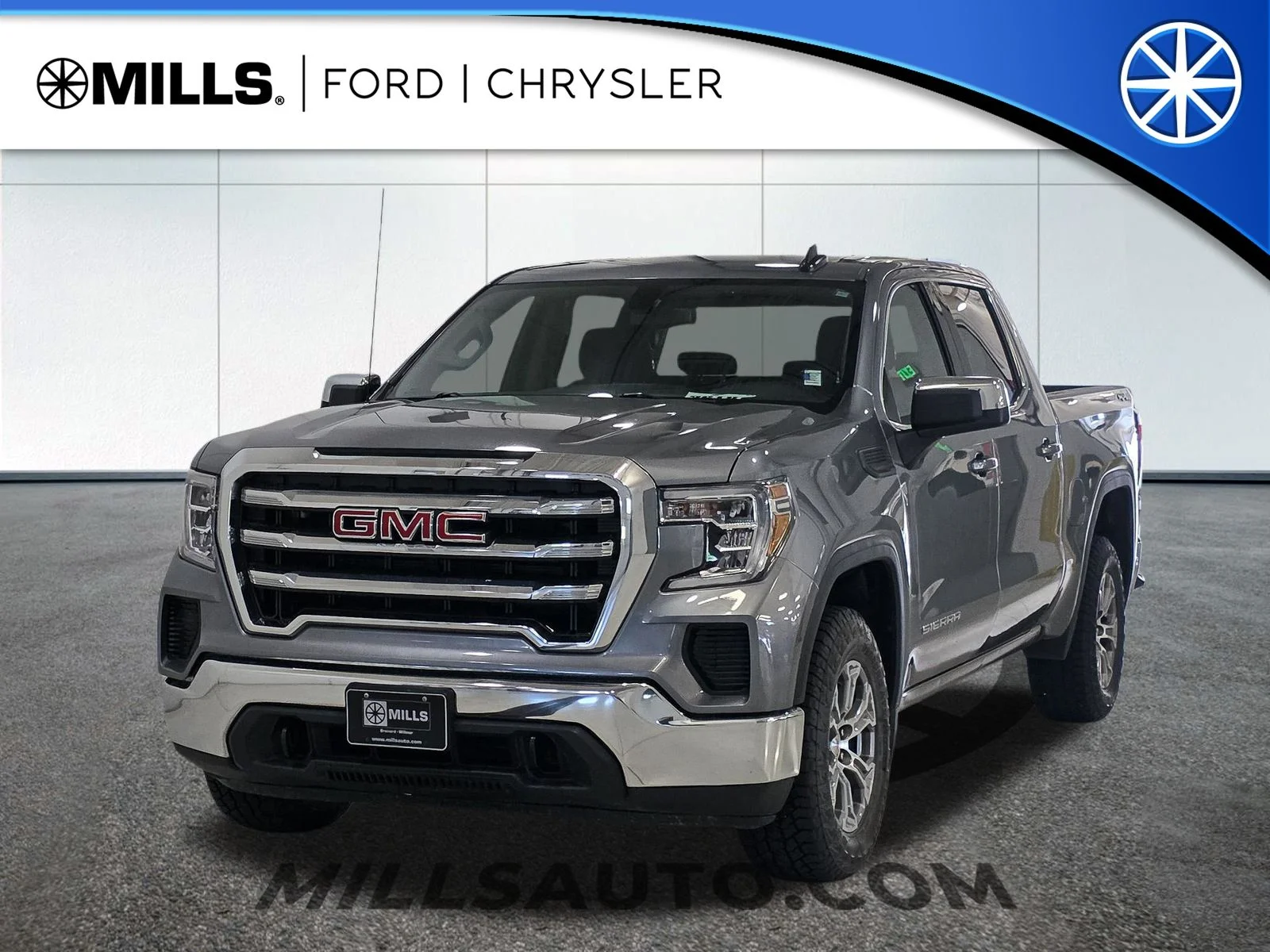 Used 2020 Gray GMC SLE image 1