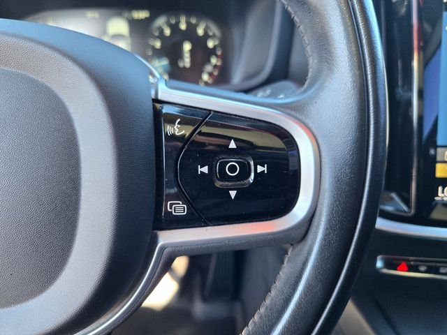 Used 2021 Gray Volvo T5 Momentum image 19