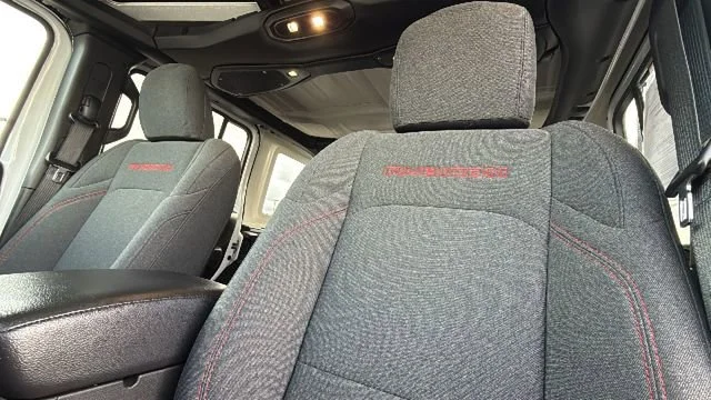 Used 2025 White Jeep 4-Door Rubicon 4x4 image 11