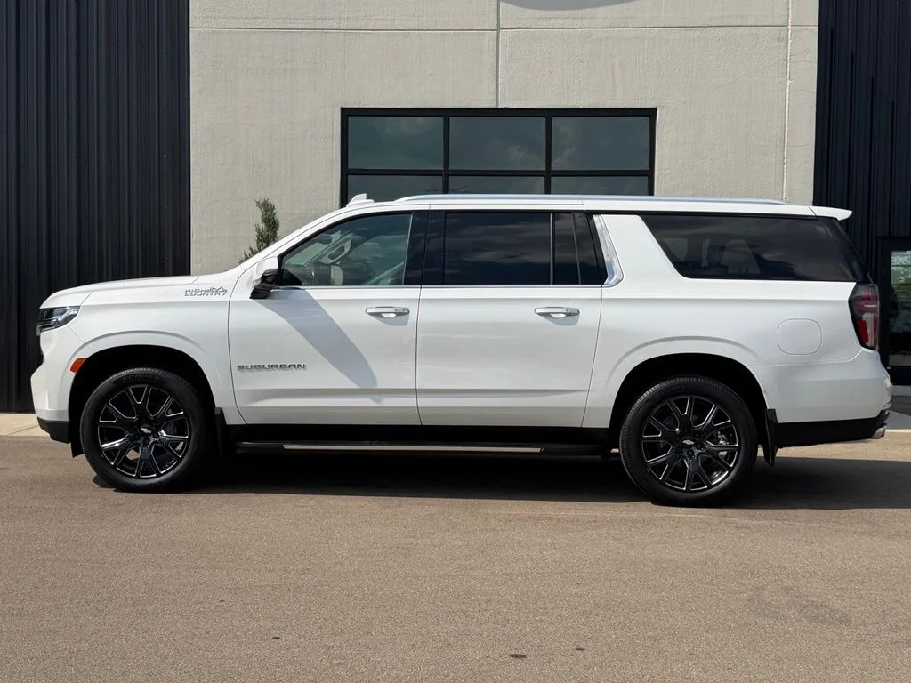 Used 2021 Beige Chevrolet High Country image 2