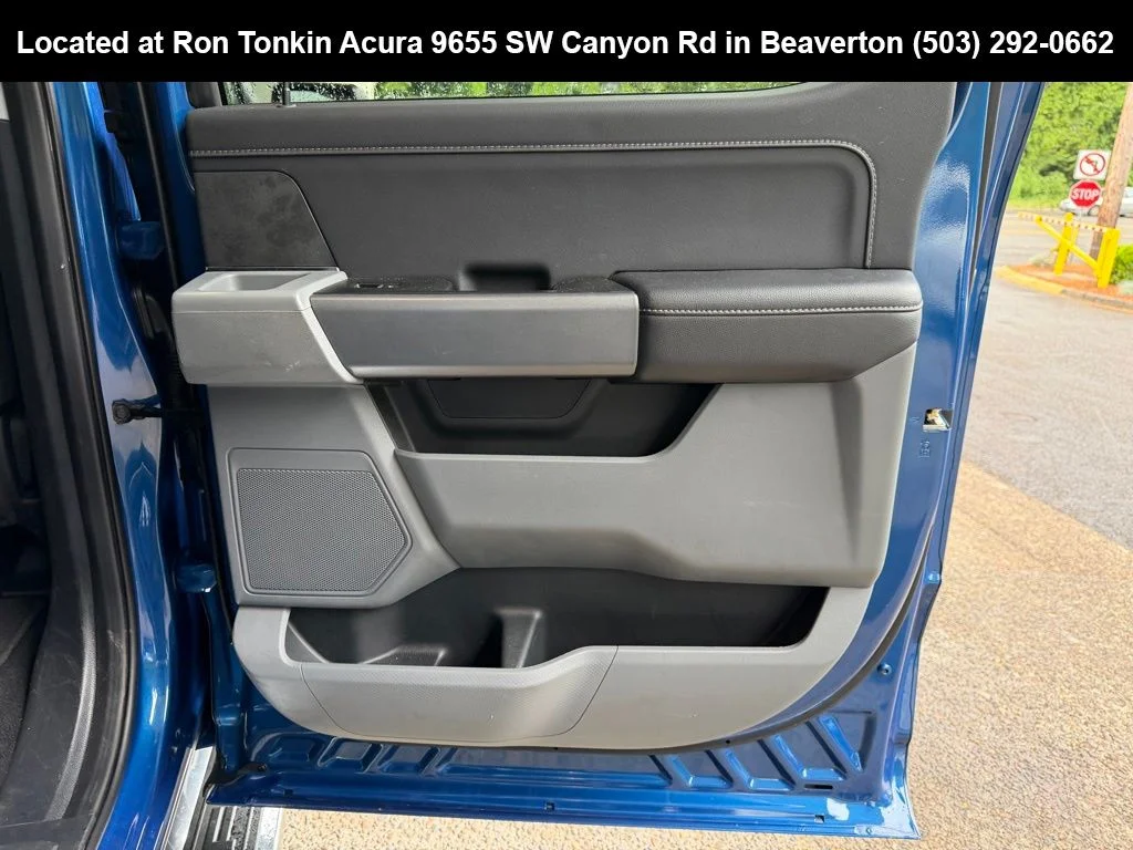 Used 2025 Atlas Blue Metallic Ford XLT image 27