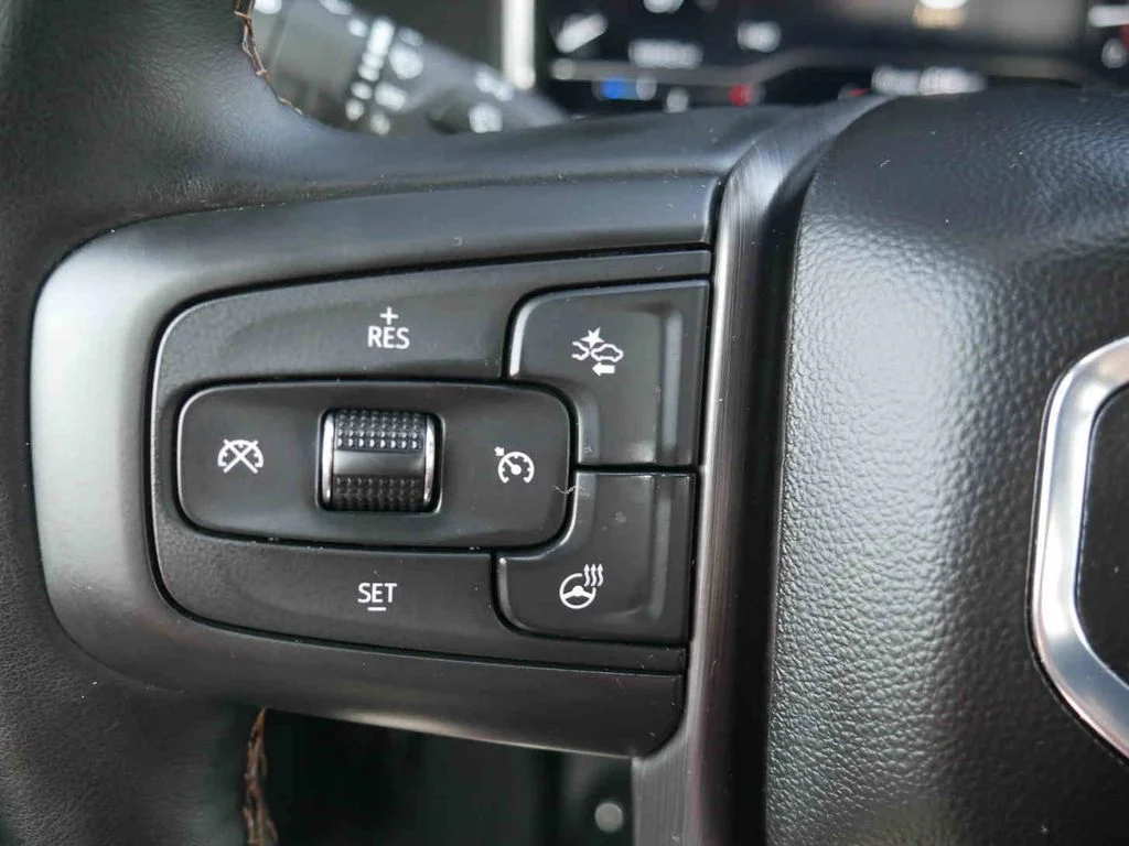 Used 2025 White GMC AT4 image 48