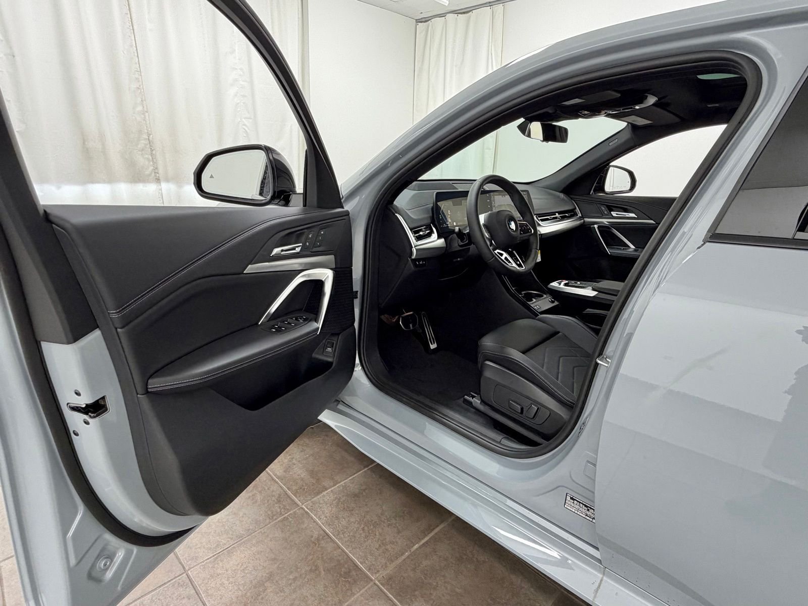 New 2026 Brooklyn Grey Metallic BMW xDrive28i image 38