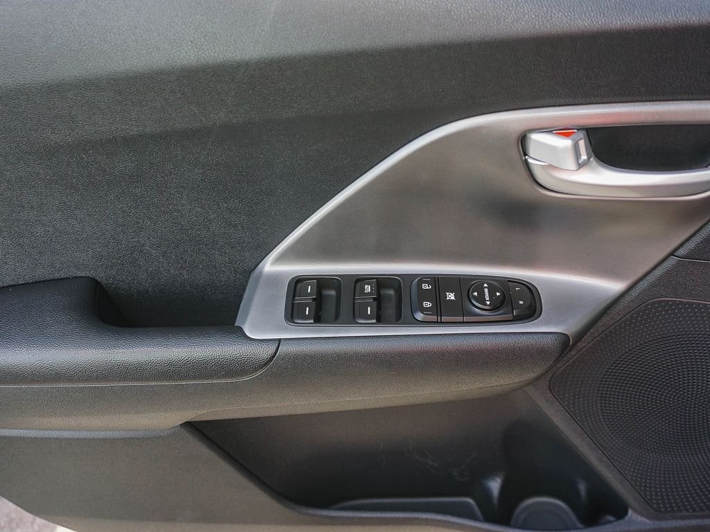 Used 2021 Red Kia LX image 19