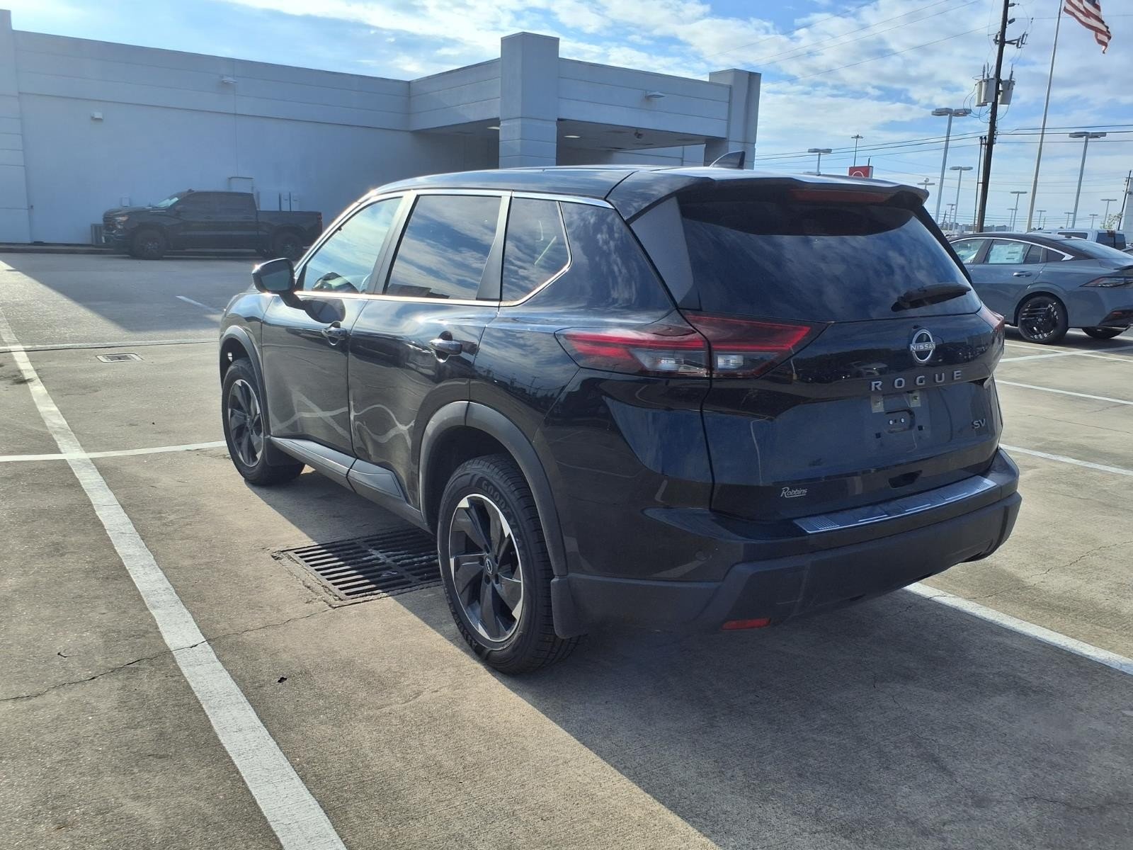 2024 Nissan Rogue photo 4 of 25