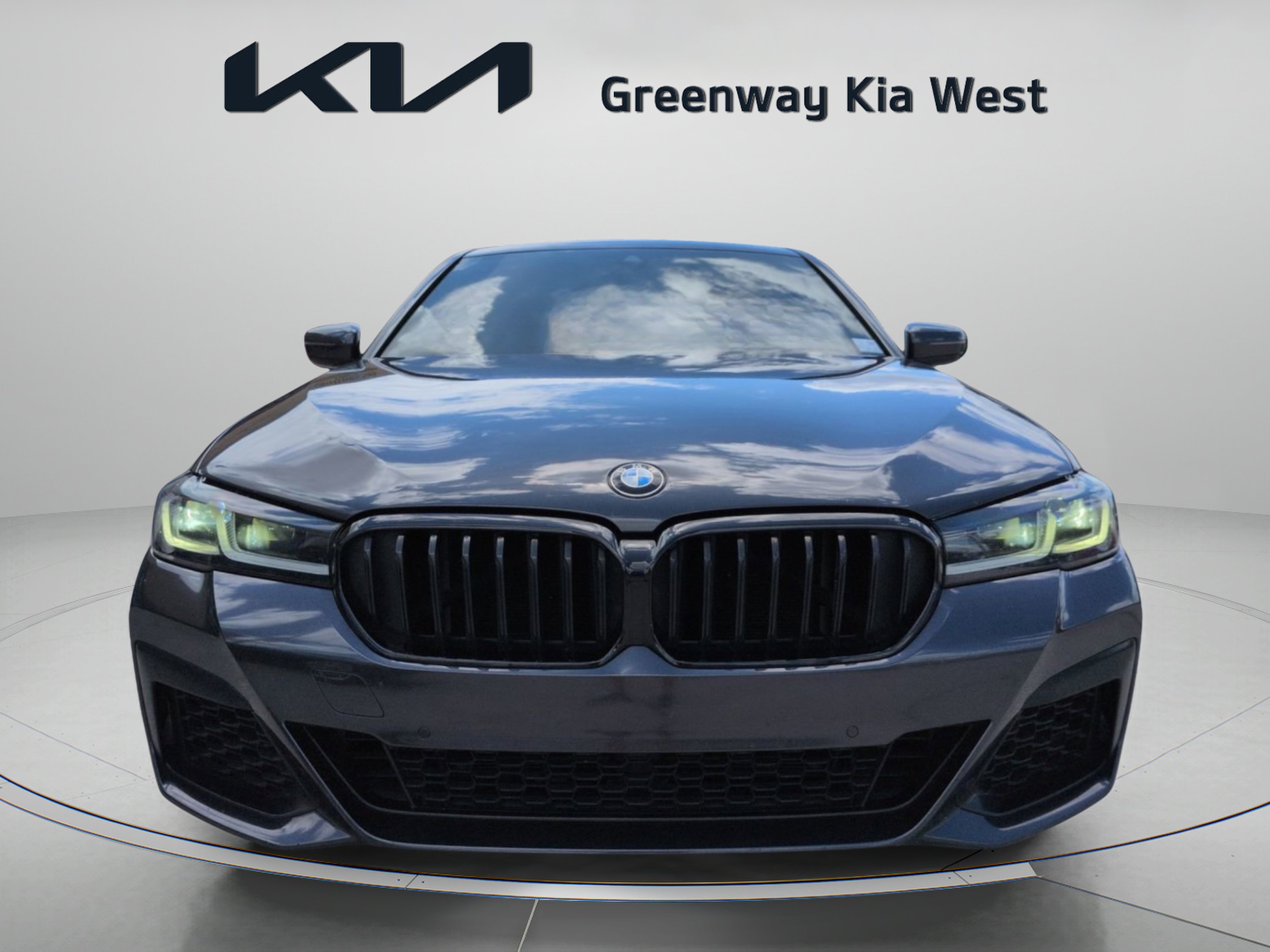 Used 2021 Dark Graphite Metallic BMW 540i image 2
