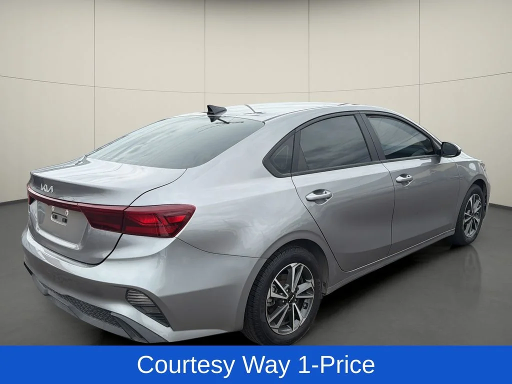 Used 2023 Gray Kia LXS image 6