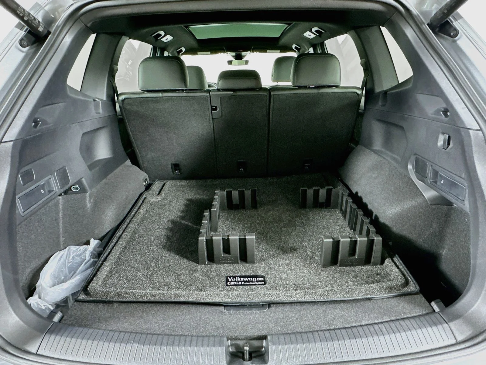 Used 2024 Silver Volkswagen  image 38