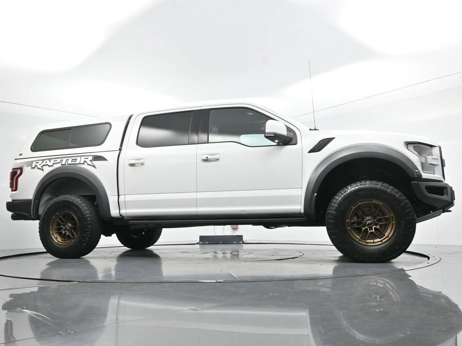 Used 2018 Oxford White Ford Raptor image 52