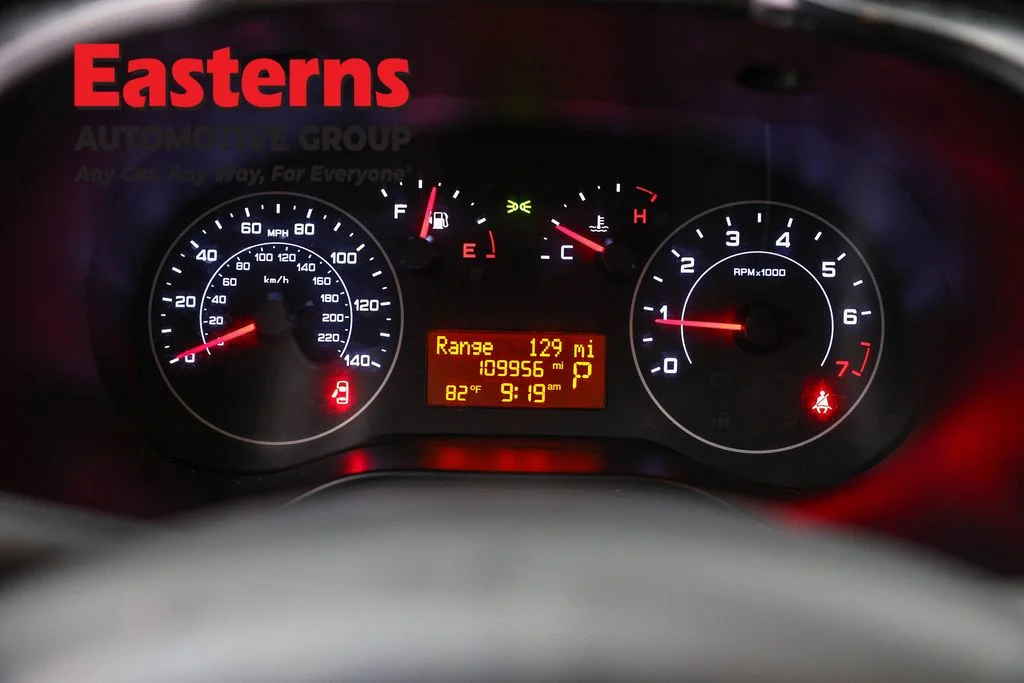Used 2022 White Ram Base image 22