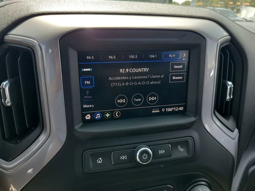 Used 2022 SILVER ICE METALLIC Chevrolet Custom image 13