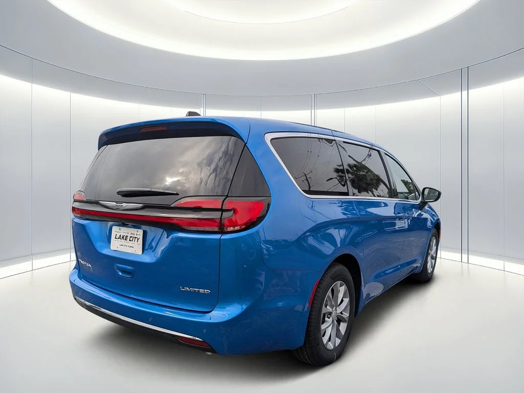 New 2026 Hydro Blue Pearl-Coat Exterior Paint Chrysler Limited image 4