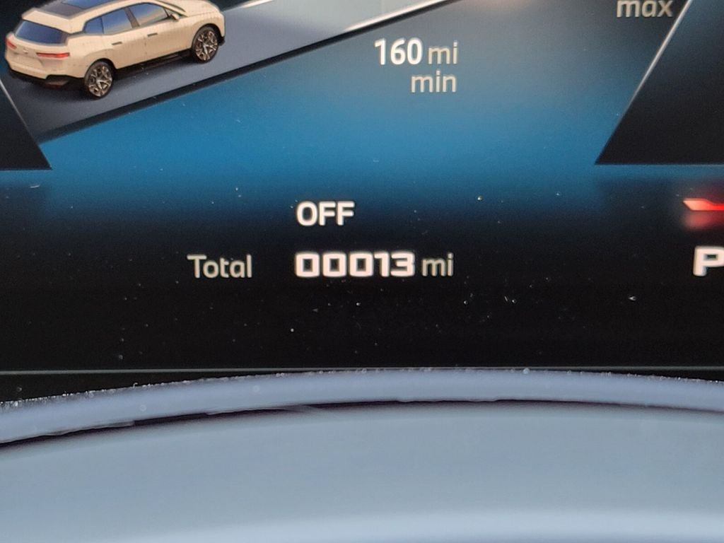 2025 BMW iX M60 - Photo 31