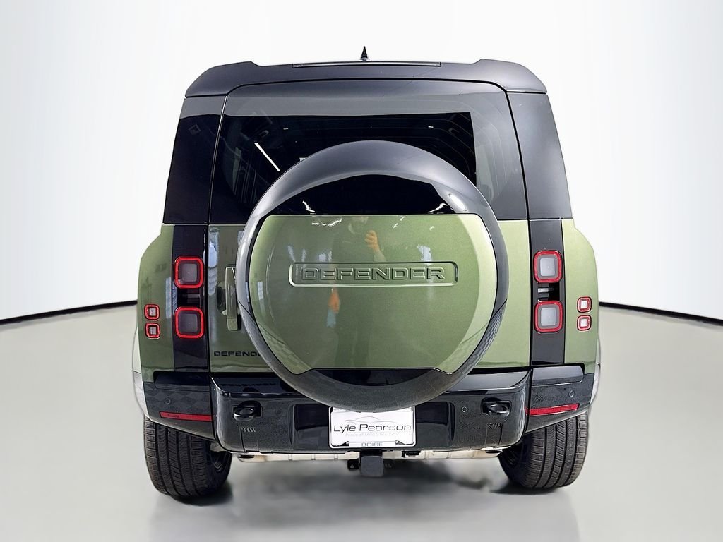 New 2026 Woolstone Green Land Rover X-Dynamic SE image 10