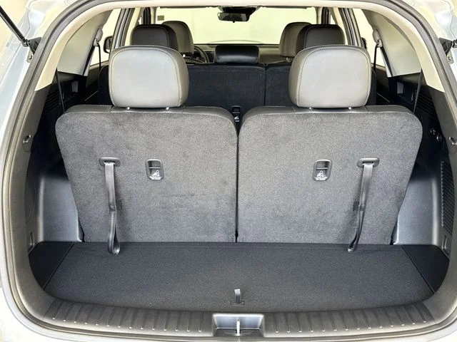 New 2026 Ivory Silver Kia S image 24
