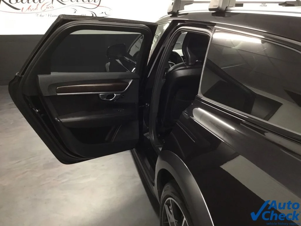 Used 2020 Black Volvo T6 AWD image 27