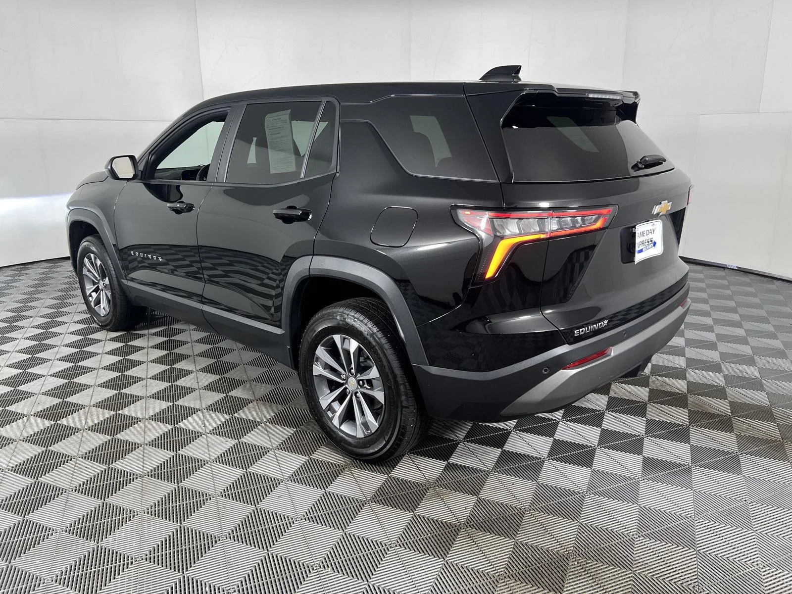 Used 2025 Mosaic Black Metallic Chevrolet FWD LT image 4