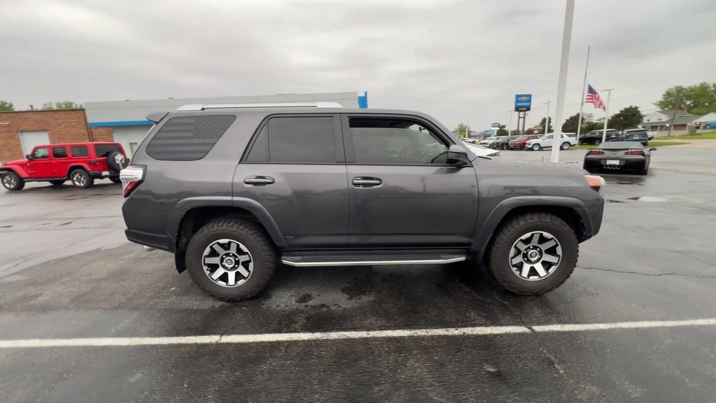 2018 Toyota 4Runner SR5 - Photo 9