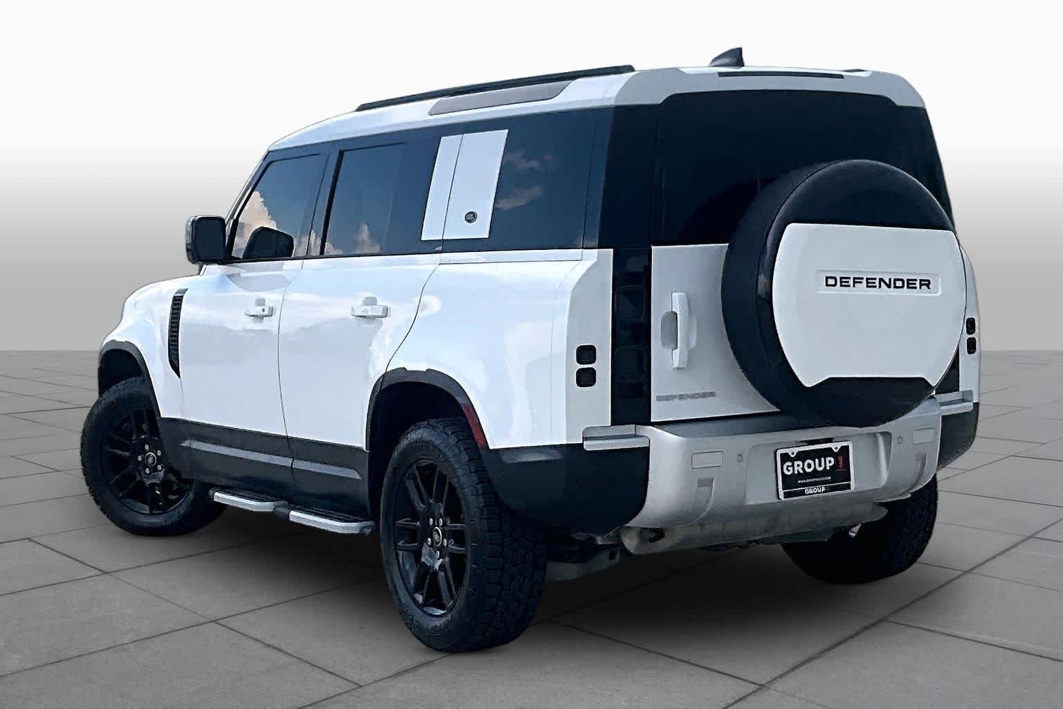 Used 2023 Fuji White Land Rover S image 11