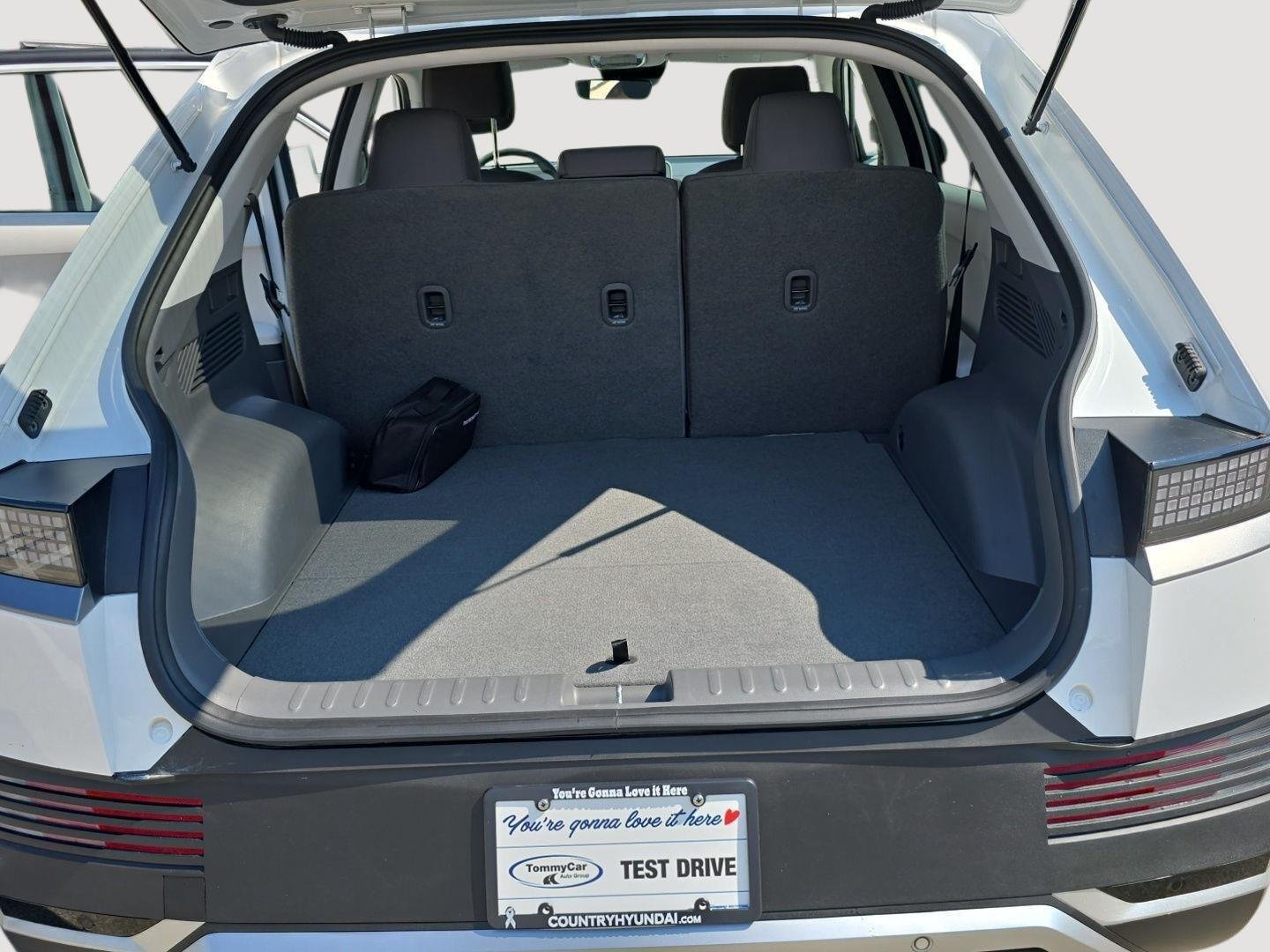 Used 2024 Atlas White Hyundai SE image 29