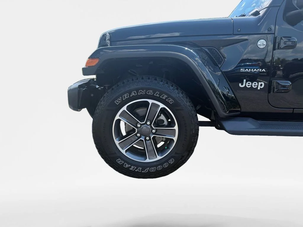 Used 2023 Black Jeep Sahara image 16