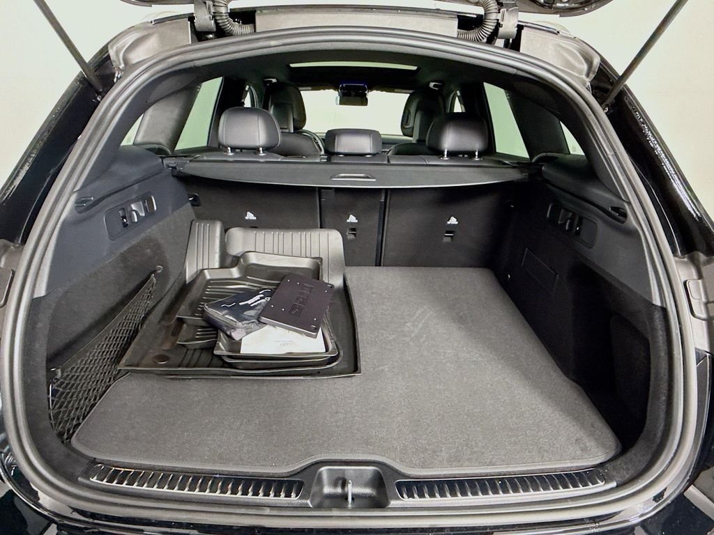 New 2026 Black Mercedes-Benz GLC 300 image 28