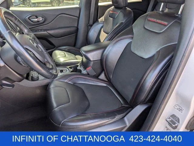 Used 2019 White Jeep Trailhawk image 5