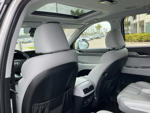 Used 2021 Silver Hyundai SEL image 23