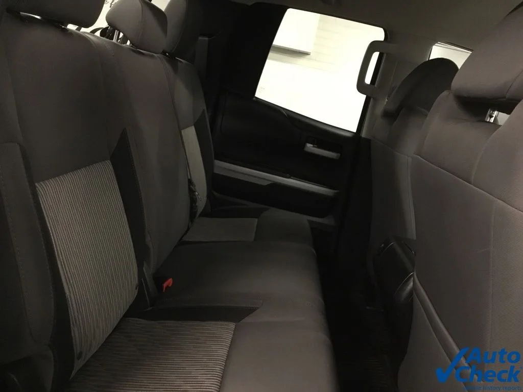 Used 2017 Silver Toyota SR5 image 35