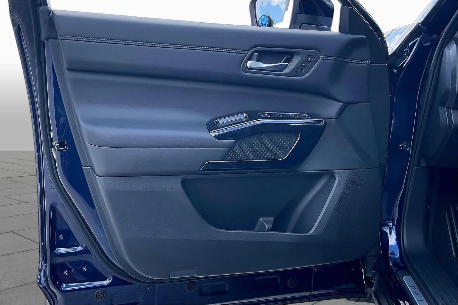 Used 2026 Deep Ocean Blue Pearl Nissan Platinum image 22