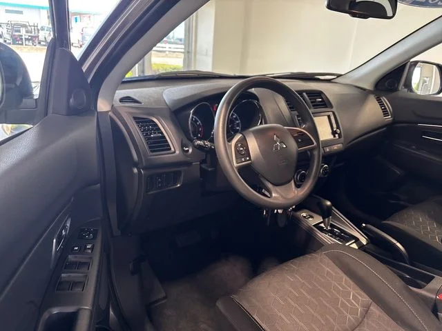 Used 2025 Mercury Gray Metallic Mitsubishi 2.0 ES image 6