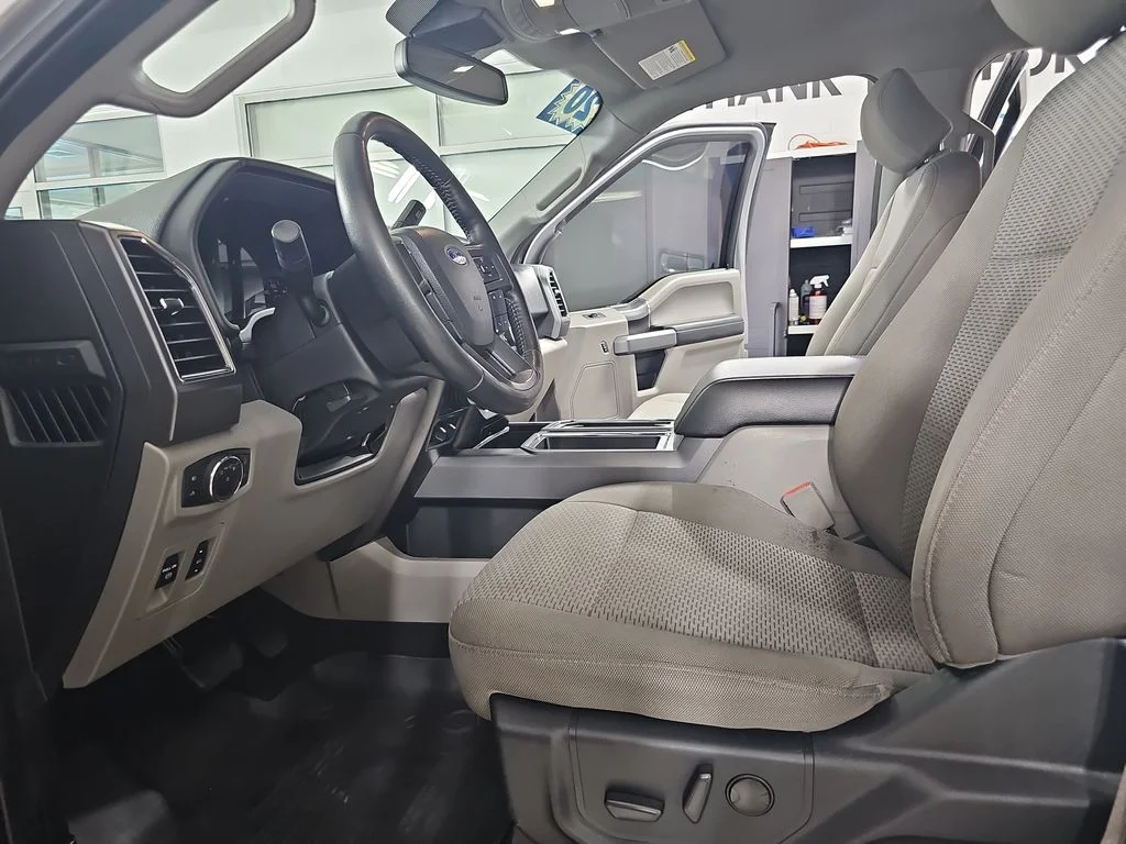 Used 2020 Silver Ford XLT image 18