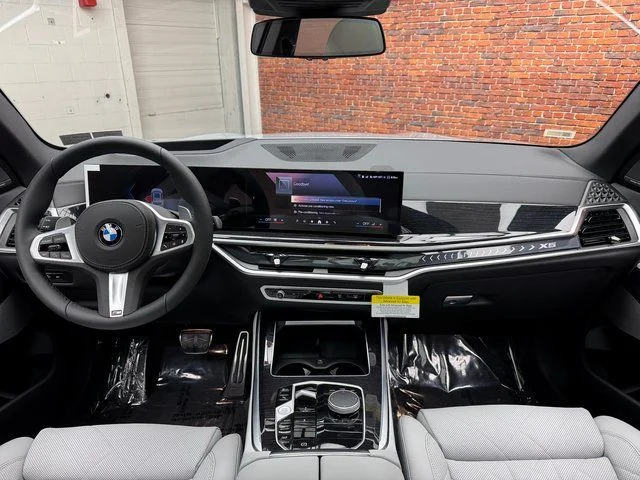 Used 2026 Gray BMW xDrive40i image 11