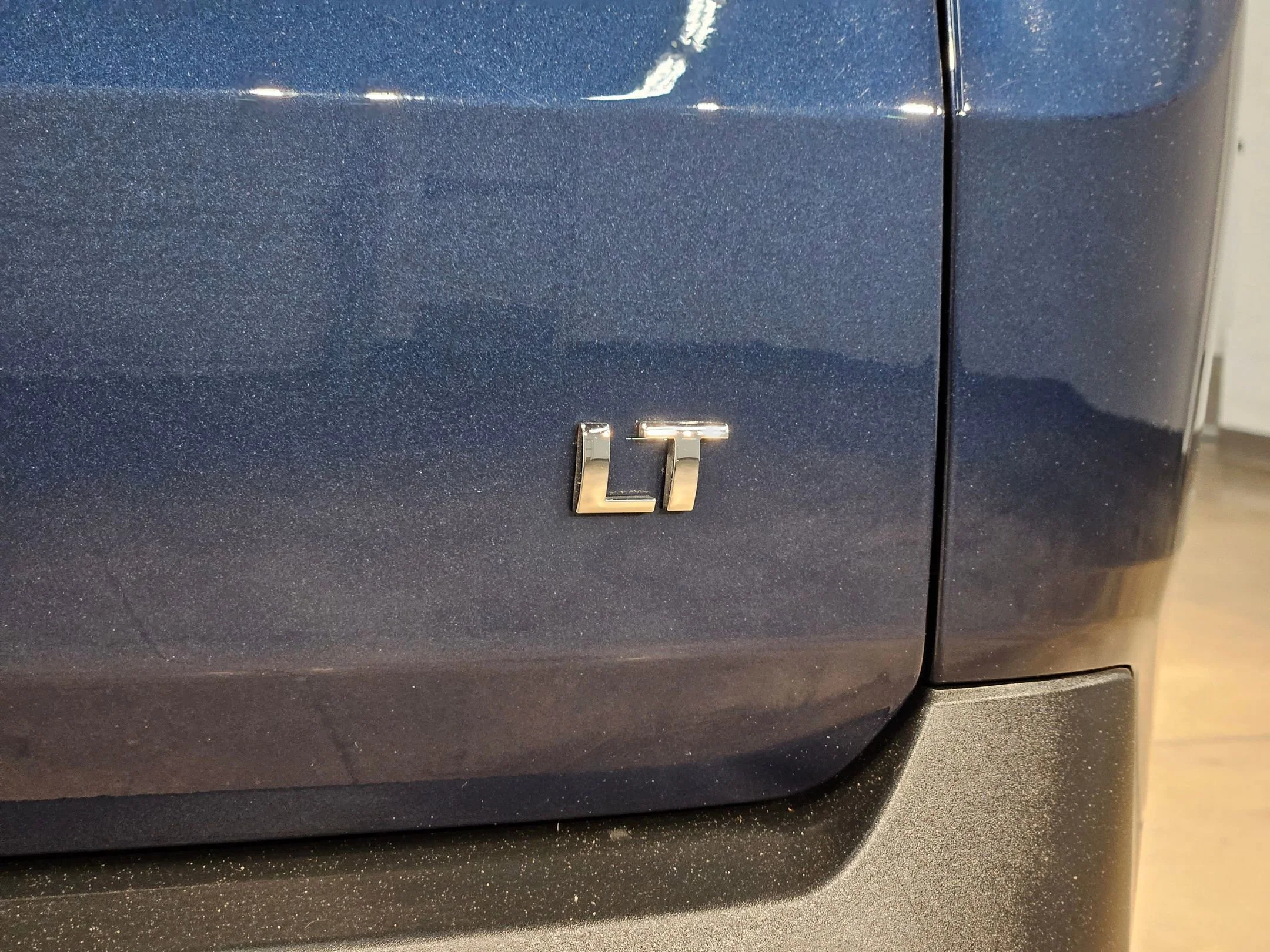 Used 2023 Northsky Blue Metallic Chevrolet LT Leather image 39