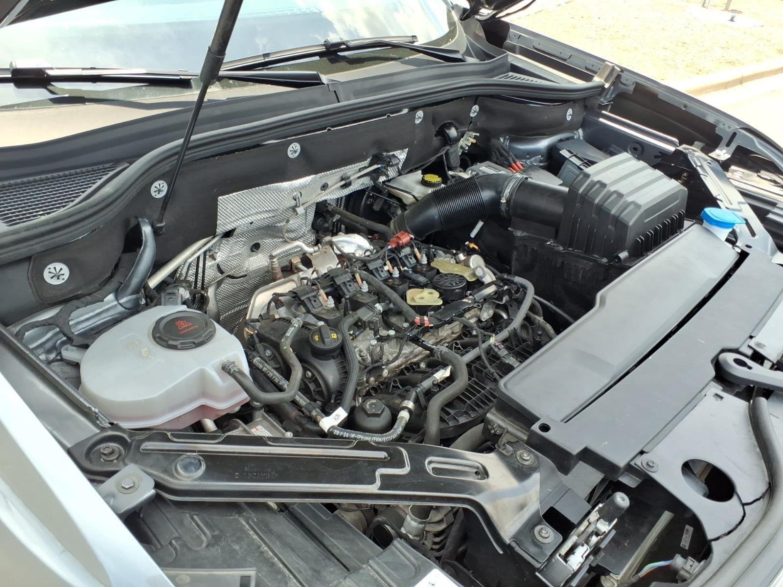 Used 2025 GRAY VOLKSWAGEN SE image 30