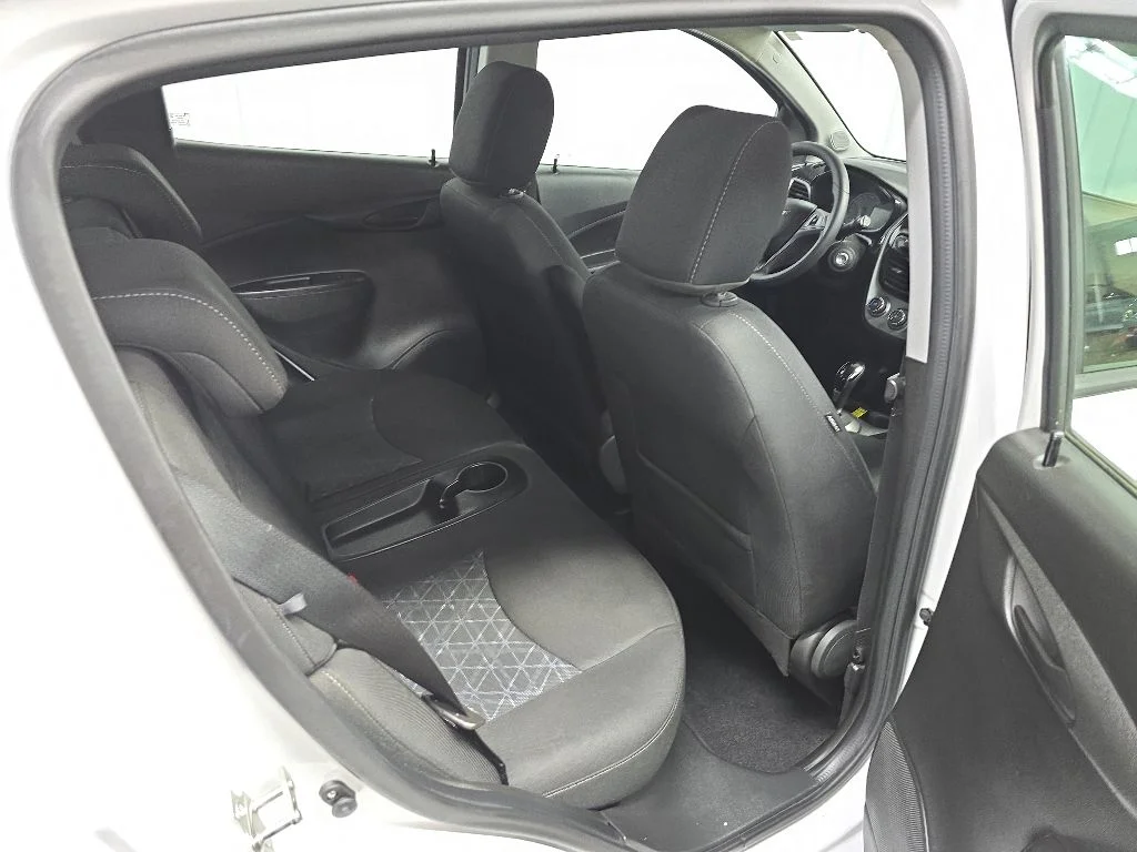 Used 2020 Summit White Chevrolet 1LT image 17