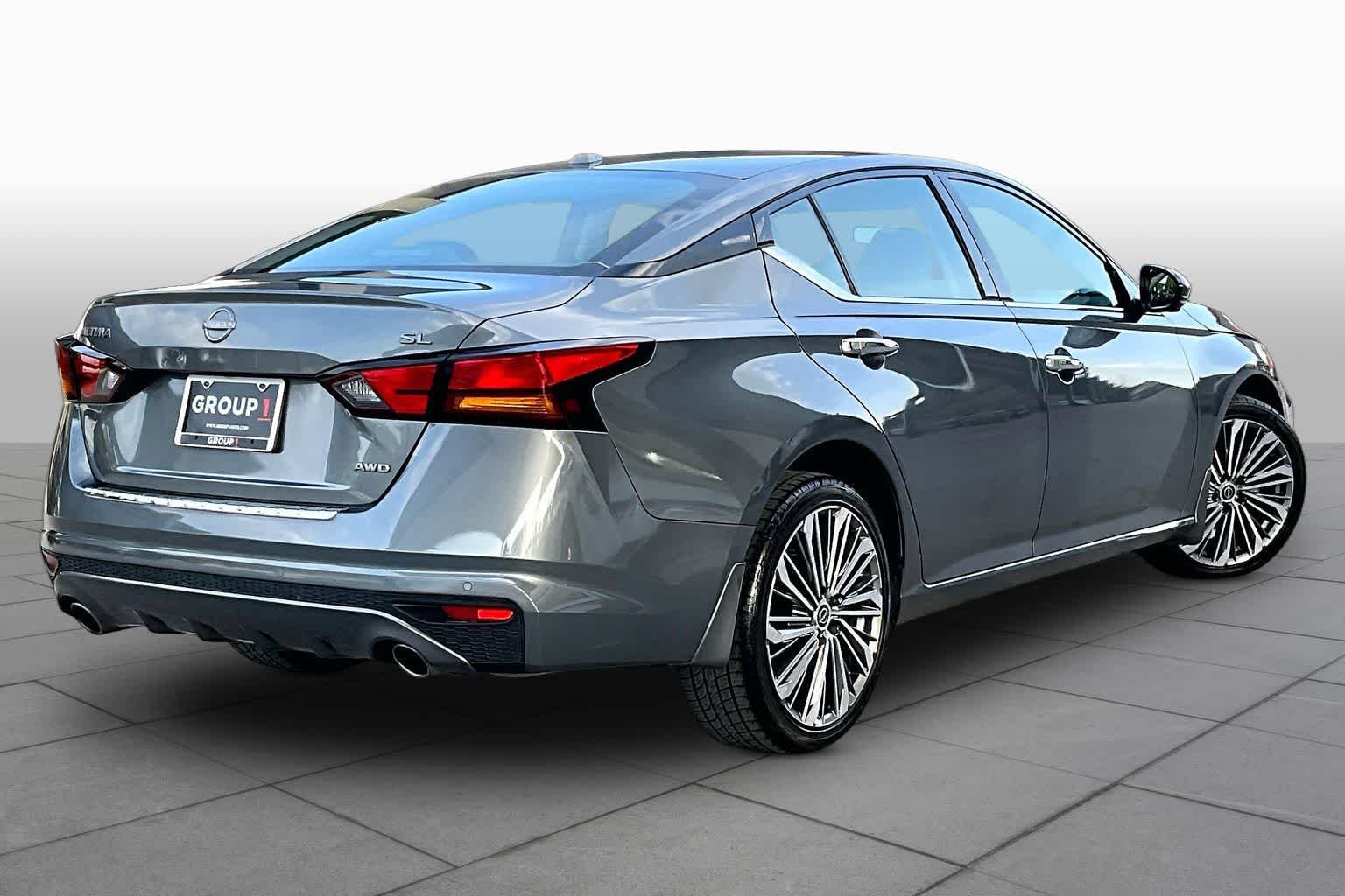 Used 2023 Gun Metallic Nissan 2.5 SL image 13