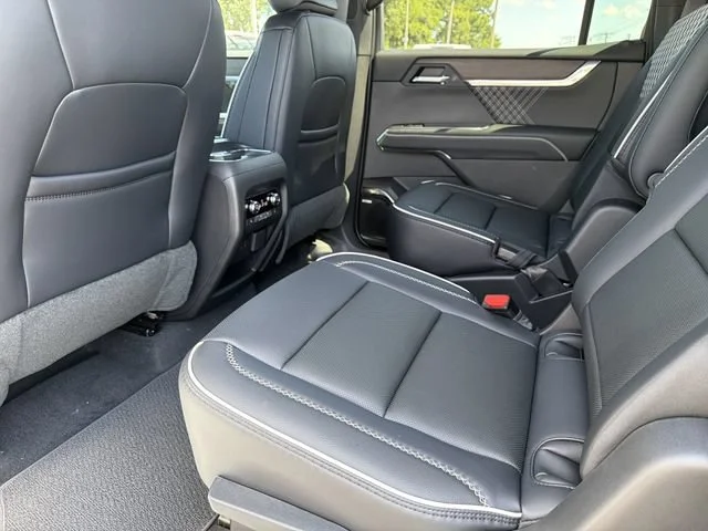 2026 GMC Acadia Denali - Photo 16