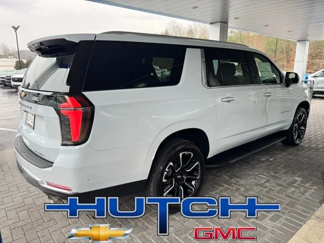 New 2026 Polar White Tricoat Chevrolet Premier image 8