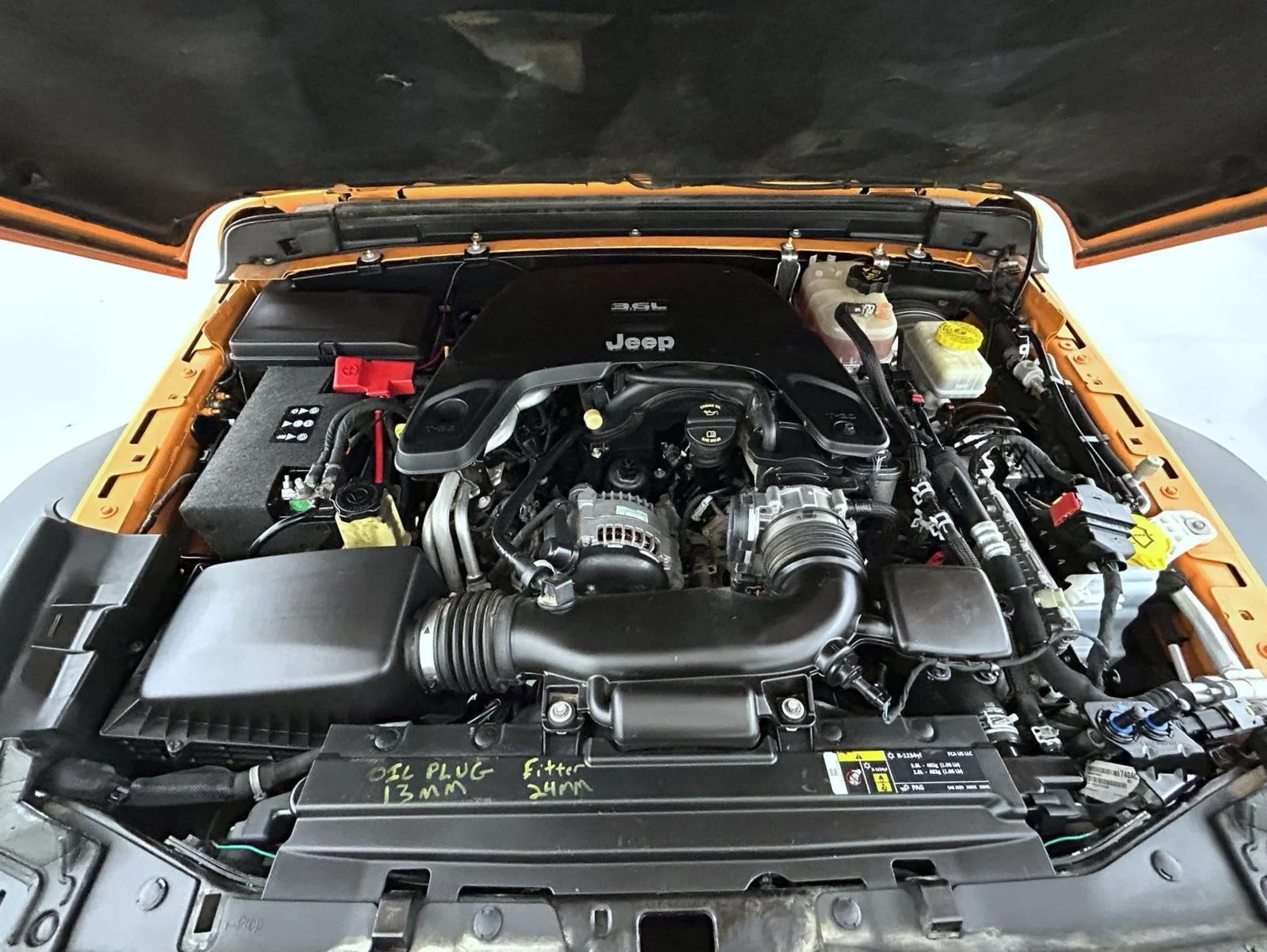 Used 2018 Orange Jeep Unlimited Sport S image 27