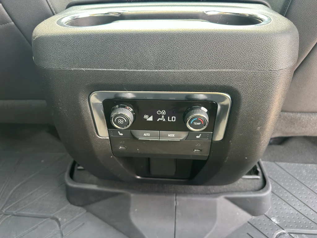 Used 2025 Iridescent Pearl Tricoat Chevrolet High Country image 6