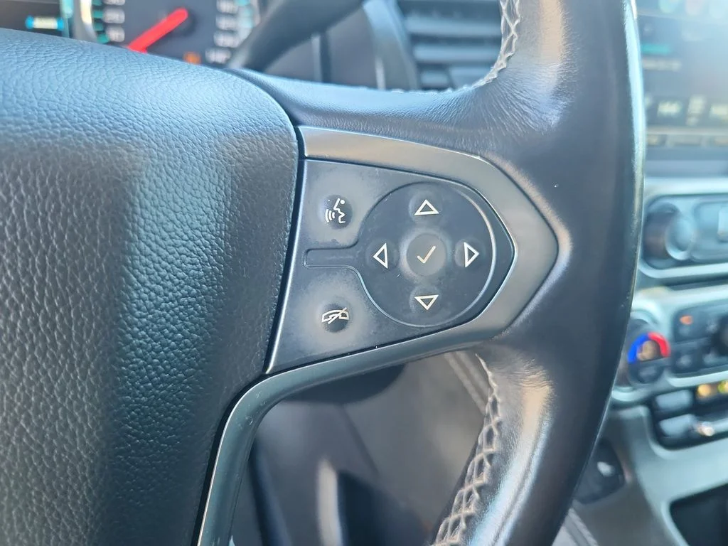 Used 2020 Gray Chevrolet LT image 26