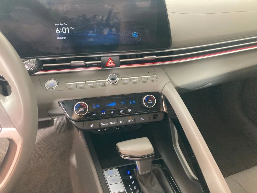 Used 2025 Hyundai Elantra SEL with VIN KMHLS4DG8SU985127 for sale in Elk River, Minnesota