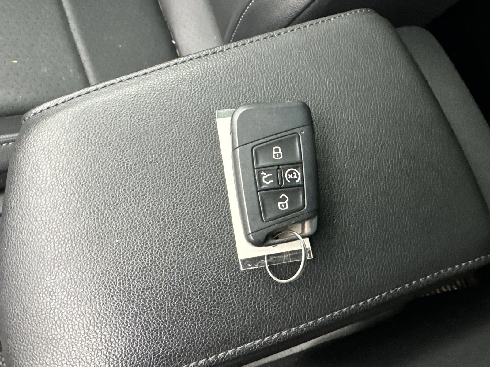 Used 2018 Gray Volkswagen 2.0T SEL image 7