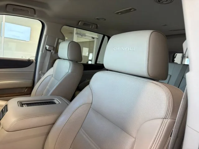 Used 2020 SUMMIT WHITE GMC Denali image 14